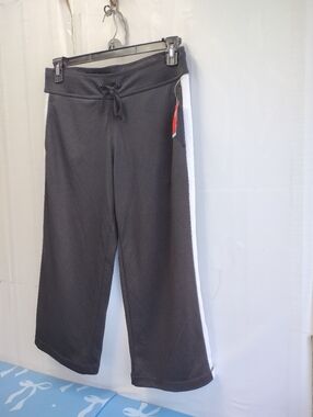 NWT Danskin Now Womens Loose Mesh Capri Pants Wide Leg Yoga Pull On M (8-10)